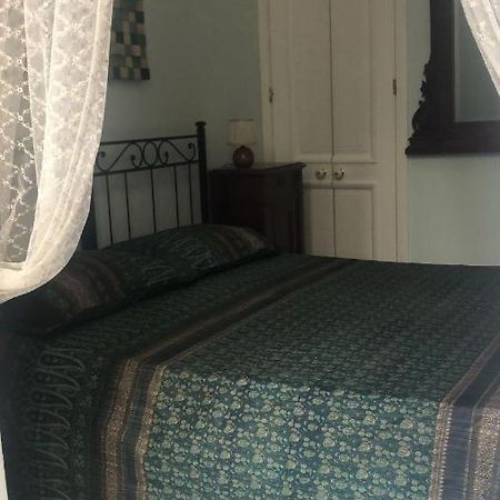 Bed and Breakfast La Stanza Di Zeza à Naples Extérieur photo