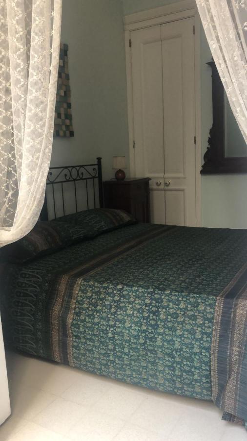 Bed and Breakfast La Stanza Di Zeza à Naples Extérieur photo