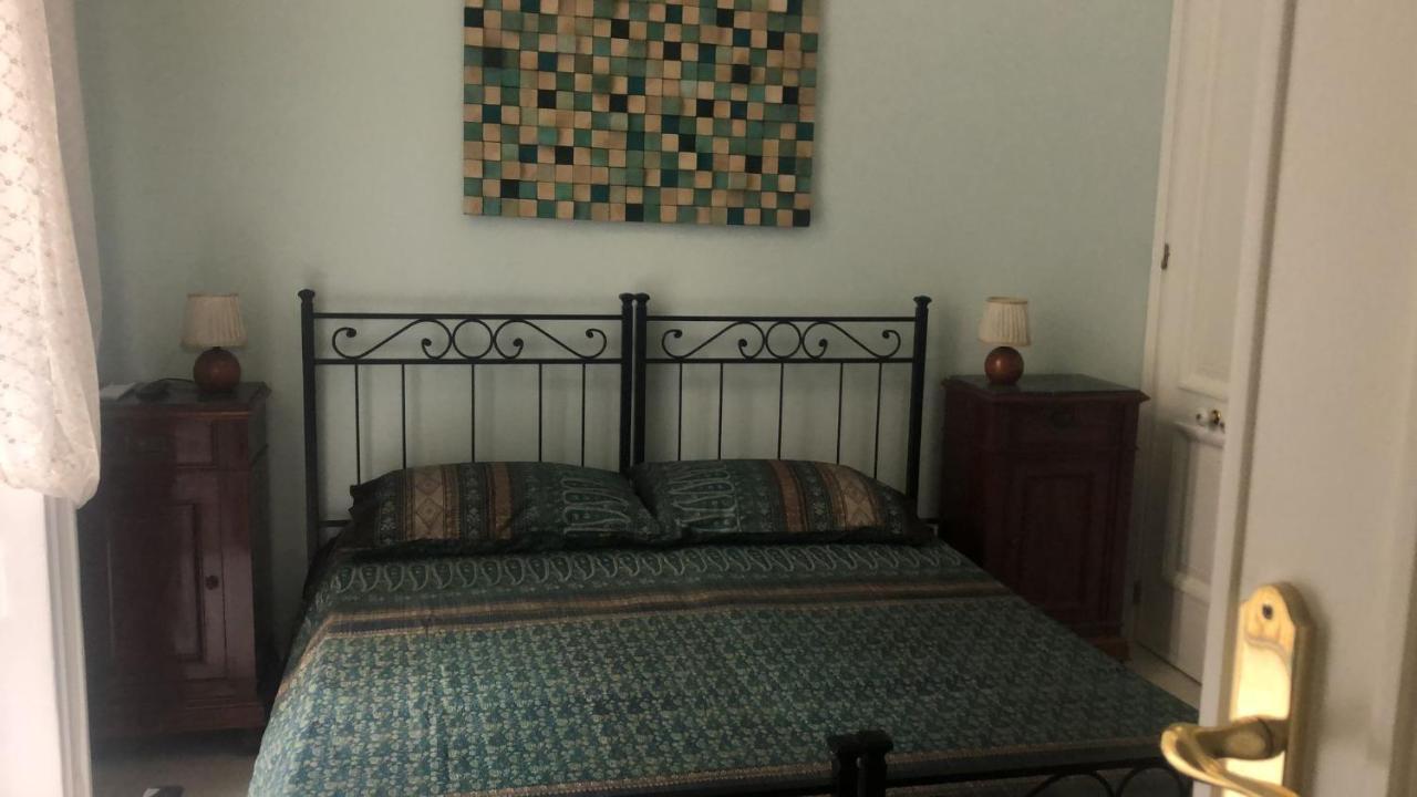 Bed and Breakfast La Stanza Di Zeza à Naples Extérieur photo